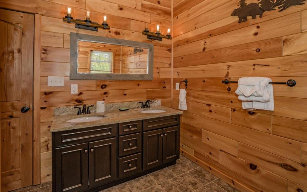 Beartastic Mountain View Lodge